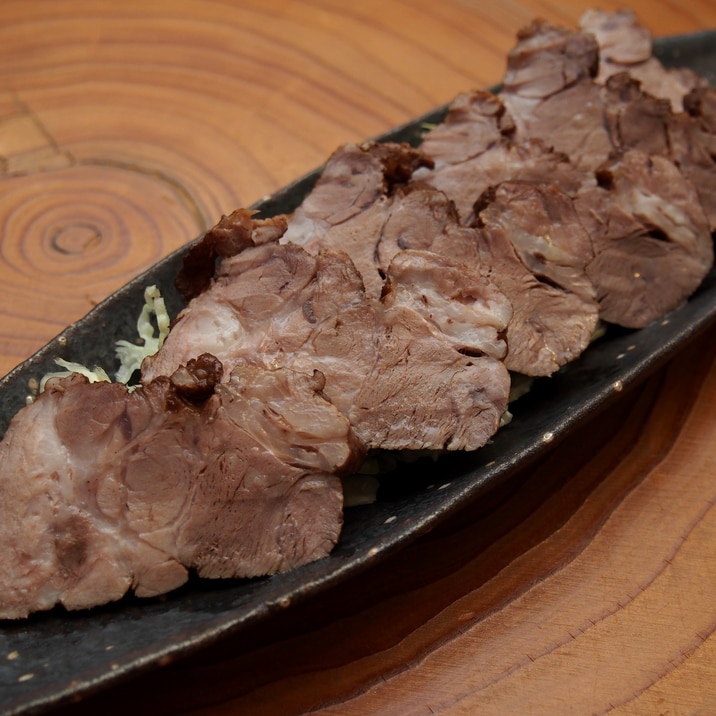 豚肩ロースかたまり肉のルイボスティー煮